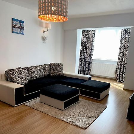 Sunny Central Apartments Suceava Bagian luar foto
