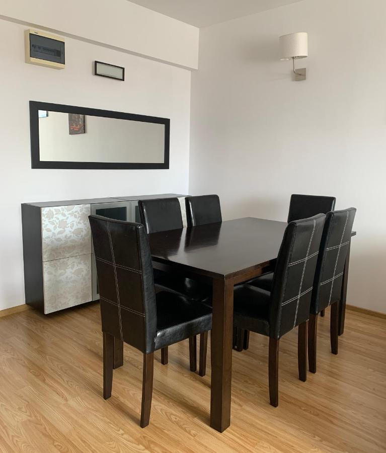 Sunny Central Apartments Suceava Bagian luar foto
