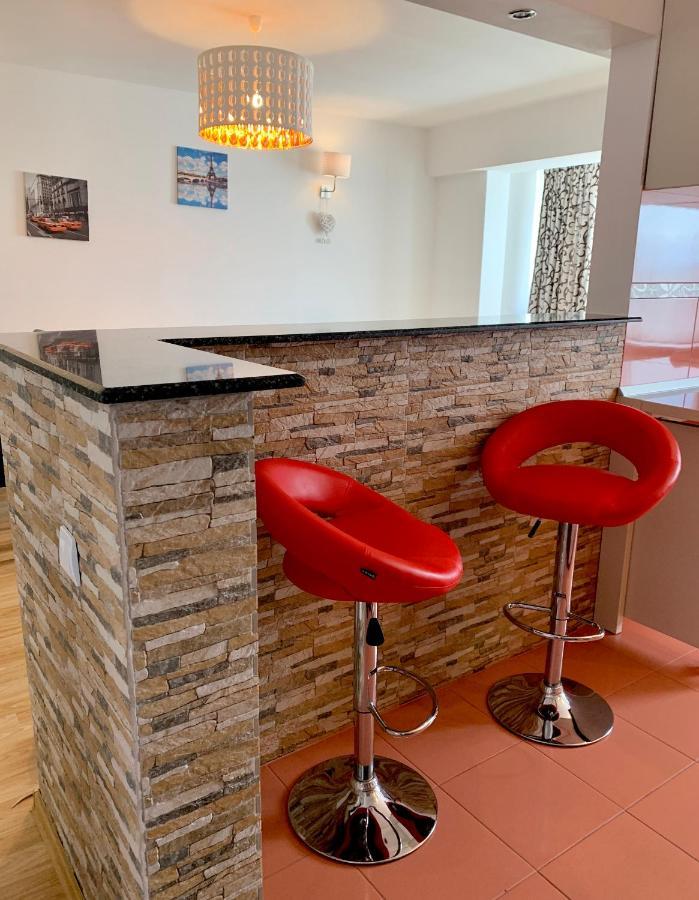 Sunny Central Apartments Suceava Bagian luar foto