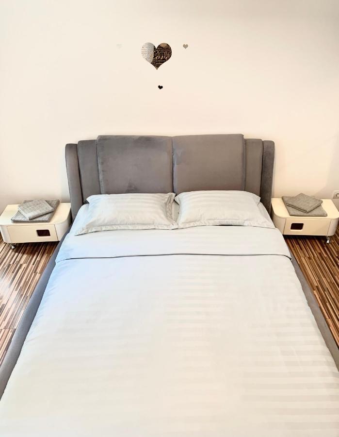 Sunny Central Apartments Suceava Bagian luar foto