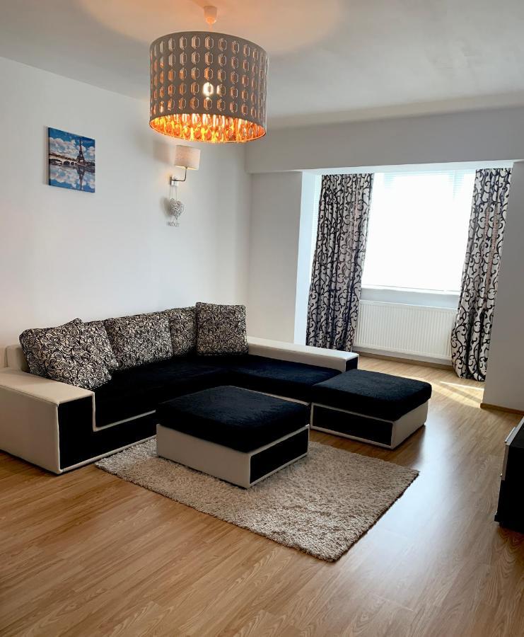 Sunny Central Apartments Suceava Bagian luar foto
