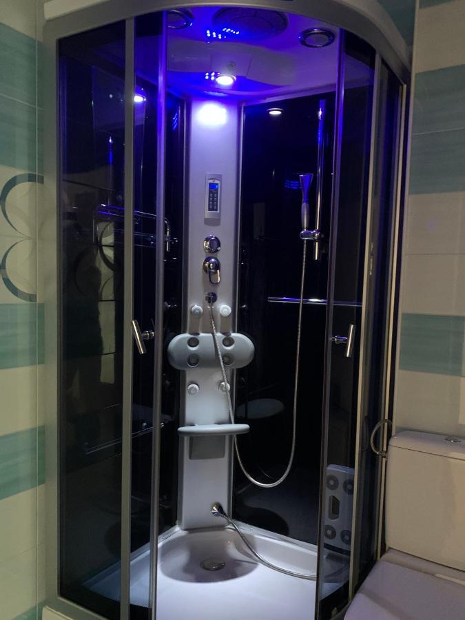 Sunny Central Apartments Suceava Bagian luar foto